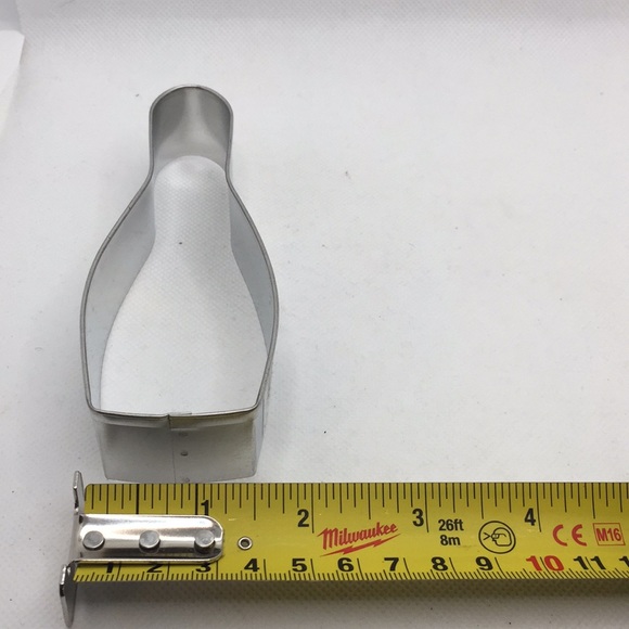 Bundle of 4 Bowling Pin Shaped Cookie Cutters - Picture 7 of 7